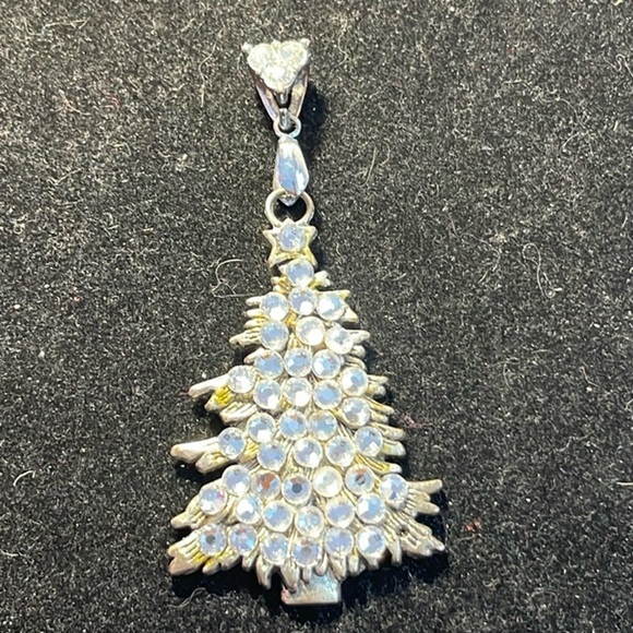 Vintage Large Silver Tone Gorgeous Shining Bedazzled Christmas Tree Pendant. MA - Picture 2 of 4